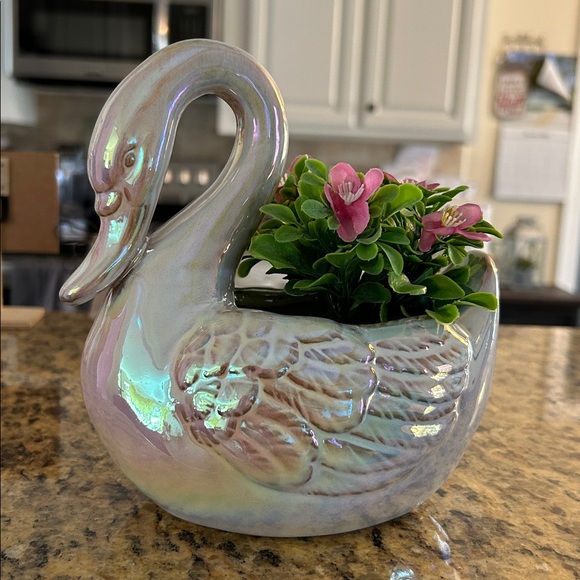 Ceramic Swan - Picture 10 of 11